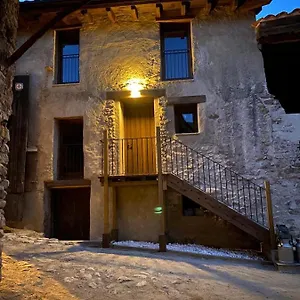 Turisme Rural Ca L'axai Casa 1 Сasa de vacaciones